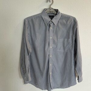 Lauren Ralph Lauren Men’s Striped Button Down

Size L
16 1/2”
32-33
